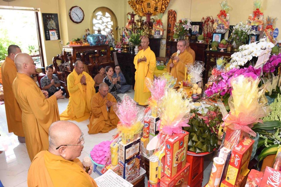 Ban Kinh sư cung tiến Giác linh Hòa thượng Thích Thiện Hiền