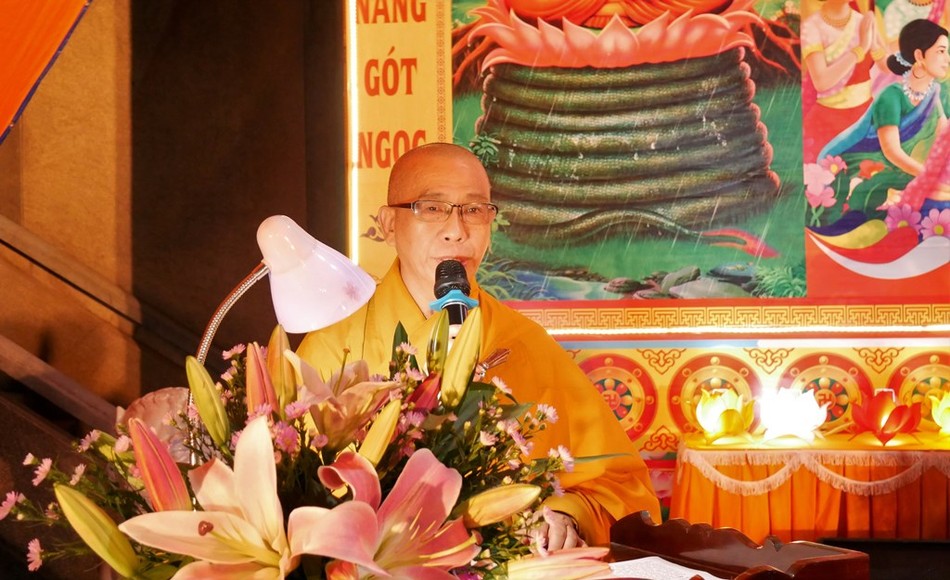 Thượng tọa Thích Tâm Chơn tuyên đọc Diễn văn Đại lễ Phật đản Phật lịch 2567 của Hòa thượng Chủ tịch Hội đồng Trị sự GHPGVN Thượng tọa Thích Tâm Chơn tuyên đọc Diễn văn Đại lễ Phật đản Phật lịch 2567 của Hòa thượng Chủ tịch Hội đồng Trị sự GHPGVN