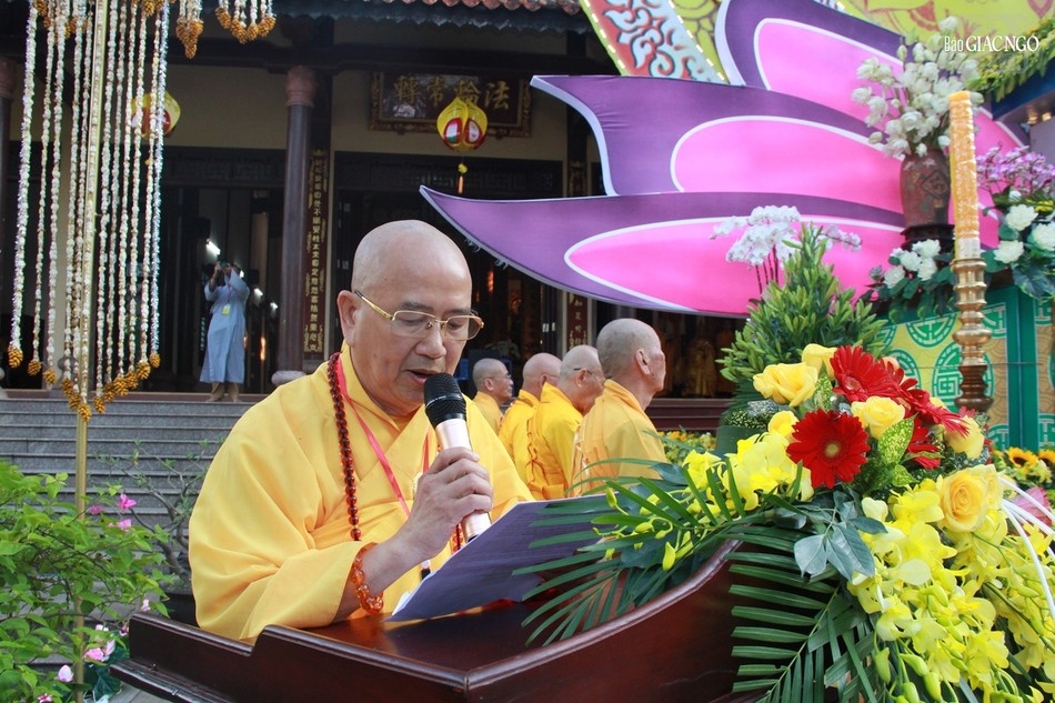 Hòa thượng Thích Khế Chơn đã cung tuyên Thông điệp Phật đản Phật lịch 2567 của Đức Pháp chủ GHPGVN