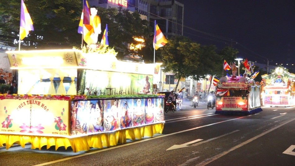 Diễu hành xe hoa Diễu hành xe hoa
