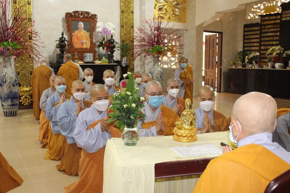 Chư Ni tác pháp an cư Chư Ni tác pháp an cư