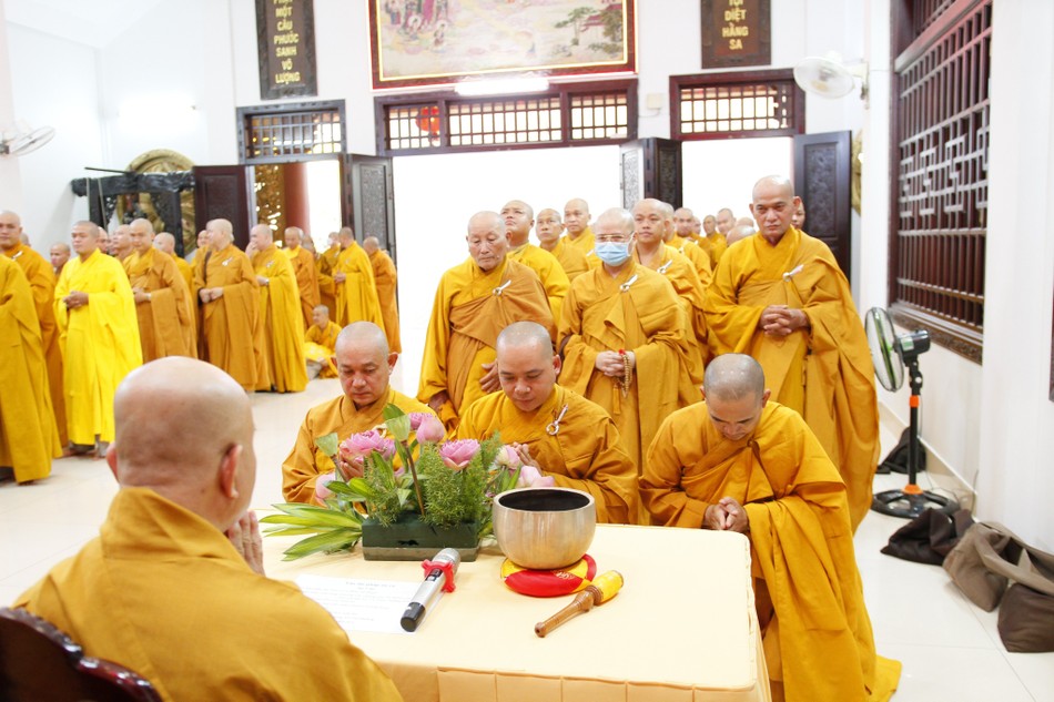 Chư Tăng trang nghiêm tác pháp an cư Chư Tăng trang nghiêm tác pháp an cư