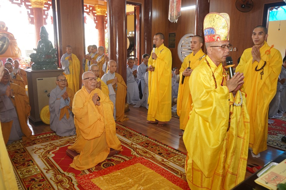 Nhất tâm cầu nguyện Giác linh cố Ni trưởng cao đăng Phật quốc