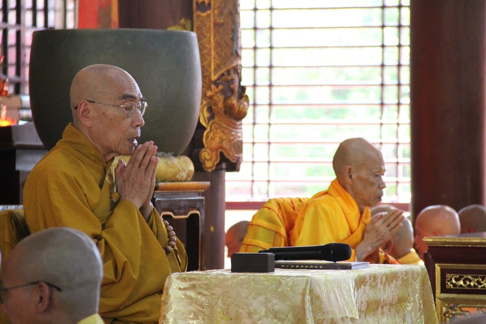 Nhị vị Trưởng lão Hòa thượng Y chỉ Luật sư Nhị vị Trưởng lão Hòa thượng Y chỉ Luật sư