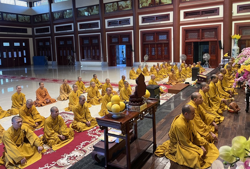 Chư Tăng an cư kiết hạ tại chùa Diệc Chư Tăng an cư kiết hạ tại chùa Diệc