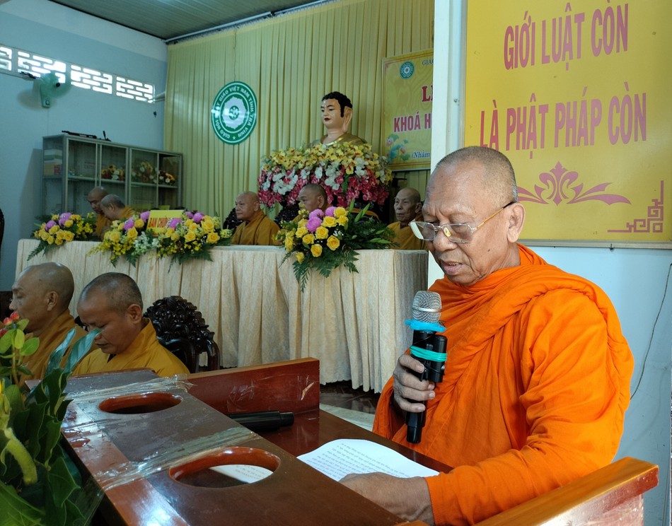 Hòa thượng Thạch Sok Xane phát biểu khai mạc