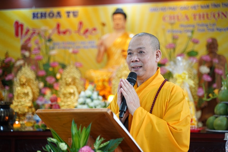Thượng tọa Thích Nguyên Thành phát biểu khai mạc