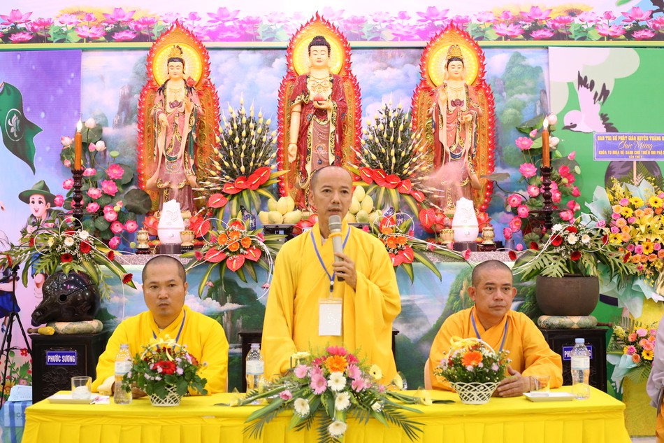Đại đức Thích Tánh Thông sách tấn các tu sinh Đại đức Thích Tánh Thông sách tấn các tu sinh