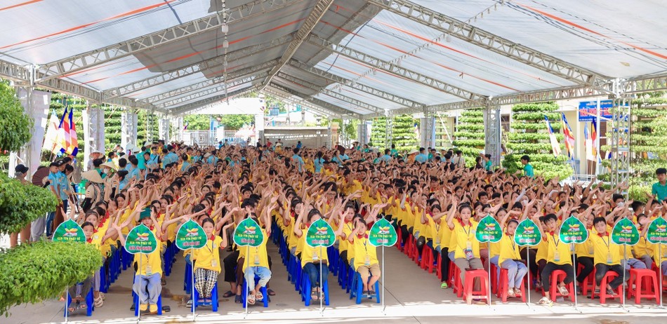 Các bạn trẻ về chùa Đại Bi tu học Các bạn trẻ về chùa Đại Bi tu học