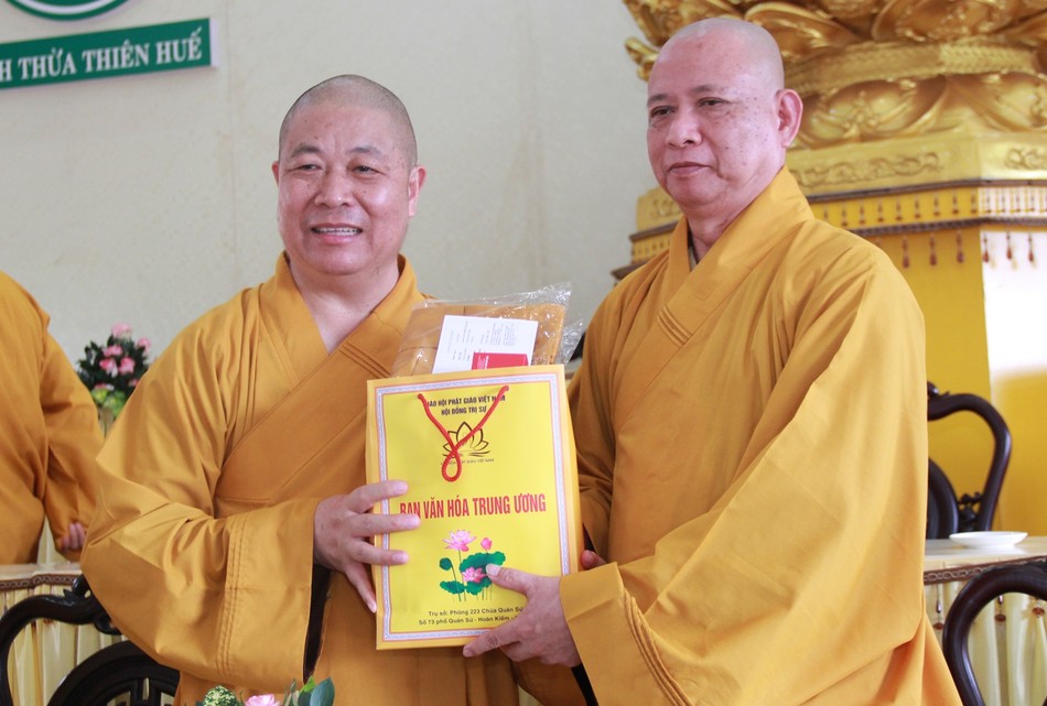 Hòa thượng Thích Phước Minh thay mặt Ban Trị sự GHPGVN tỉnh Quảng Nam ký biên bản hợp tác với Ban Văn hóa T.Ư Hòa thượng Thích Phước Minh thay mặt Ban Trị sự GHPGVN tỉnh Quảng Nam ký biên bản hợp tác với Ban Văn hóa T.Ư