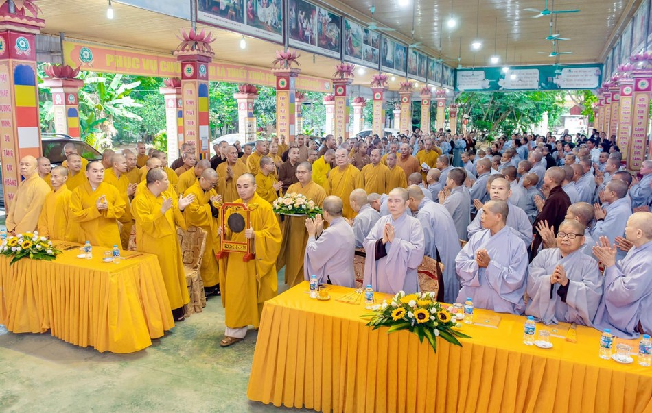 Cung nghinh chư tôn giáo phẩm Cung nghinh chư tôn giáo phẩm