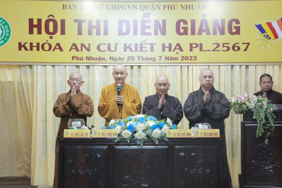 Niệm Phật cầu gia hộ