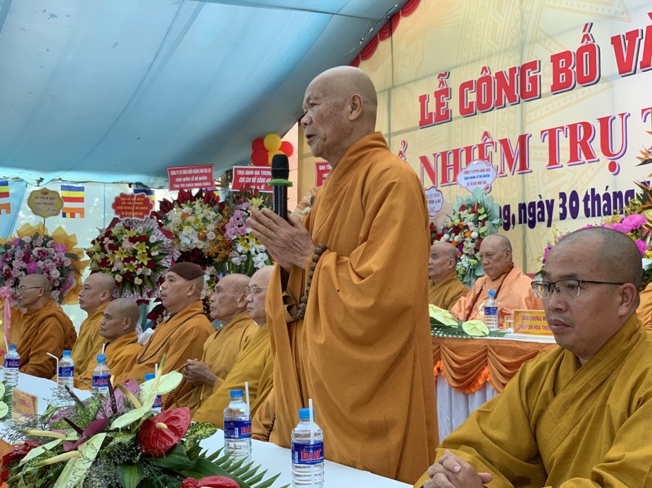 Thượng tọa Thích Trí Thức ban huấn từ Thượng tọa Thích Trí Thức ban huấn từ