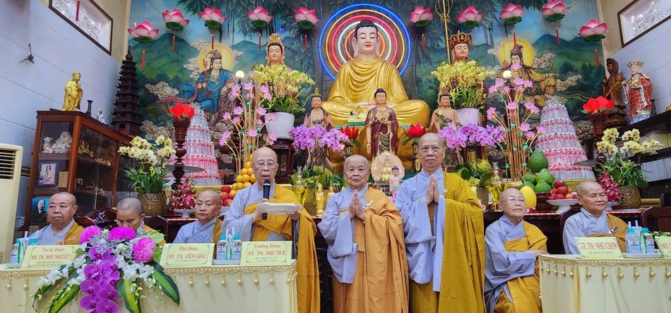 Phân ban Ni giới T.Ư, TP.HCM thăm, sách tấn hành giả tại hạ trường chùa Bồ Đề Lan Nhã Phân ban Ni giới T.Ư, TP.HCM thăm, sách tấn hành giả tại hạ trường chùa Bồ Đề Lan Nhã