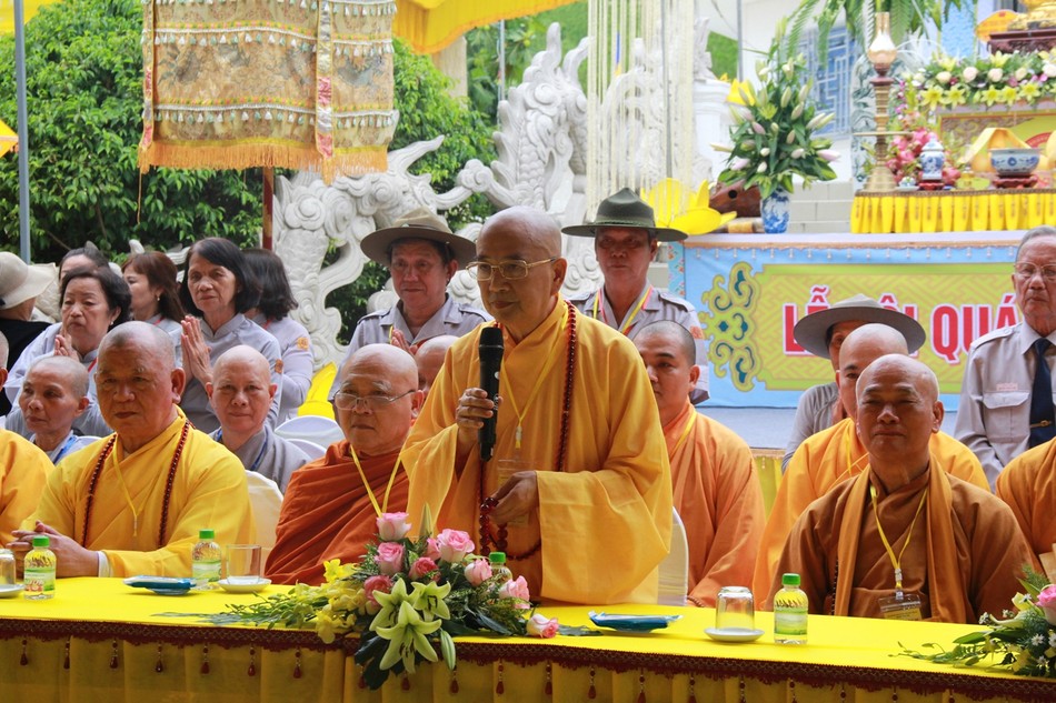 Hòa thượng Thích Khế Chơn ban đạo từ Hòa thượng Thích Khế Chơn ban đạo từ