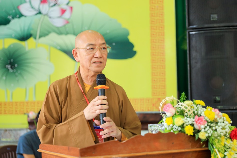 Thượng tọa Thích Bình Tâm phát biểu cảm tạ