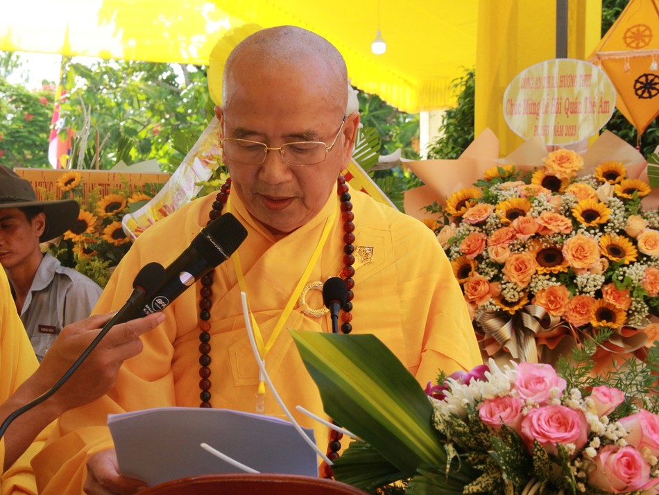 Hòa thượng Thích Khế Chơn đọc diễn văn khai mạc