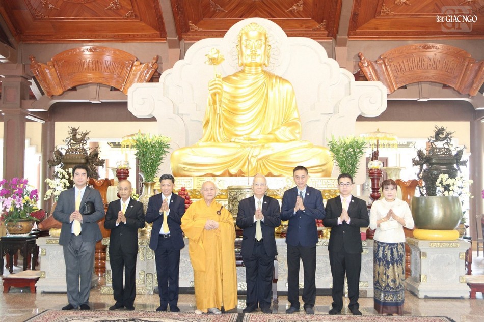 Chụp ảnh lưu niệm