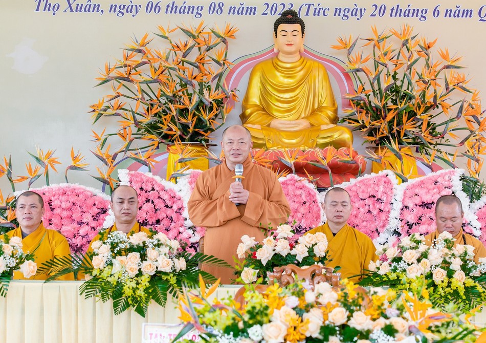 Thượng tọa Thích Tâm Định ban đạo từ Thượng tọa Thích Tâm Định ban đạo từ