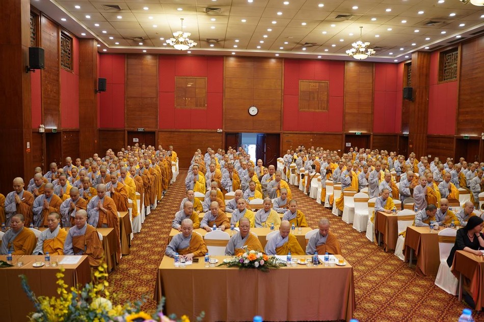 Chư Ni tham dự khóa học