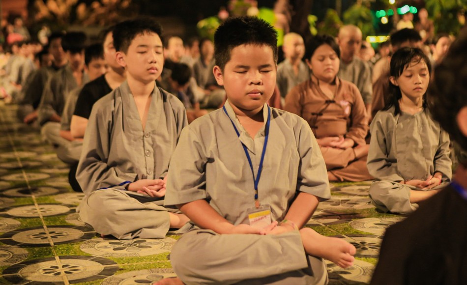 Thực tập ngồi thiền - Ảnh Tâm Quý Thực tập ngồi thiền - Ảnh Tâm Quý