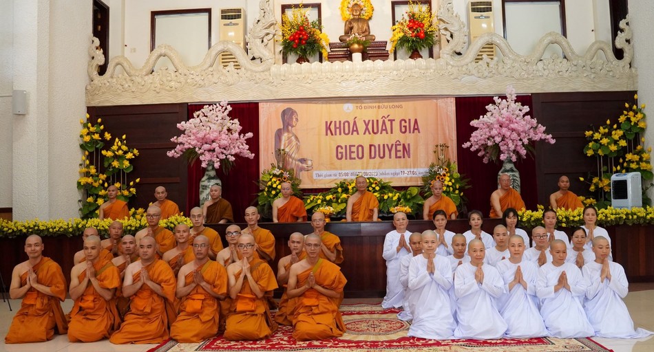 Các tân Sa-di và tu nữ chụp ảnh lưu niệm - Ảnh: Tổ đình Bửu Long Các tân Sa-di và tu nữ chụp ảnh lưu niệm - Ảnh: Tổ đình Bửu Long