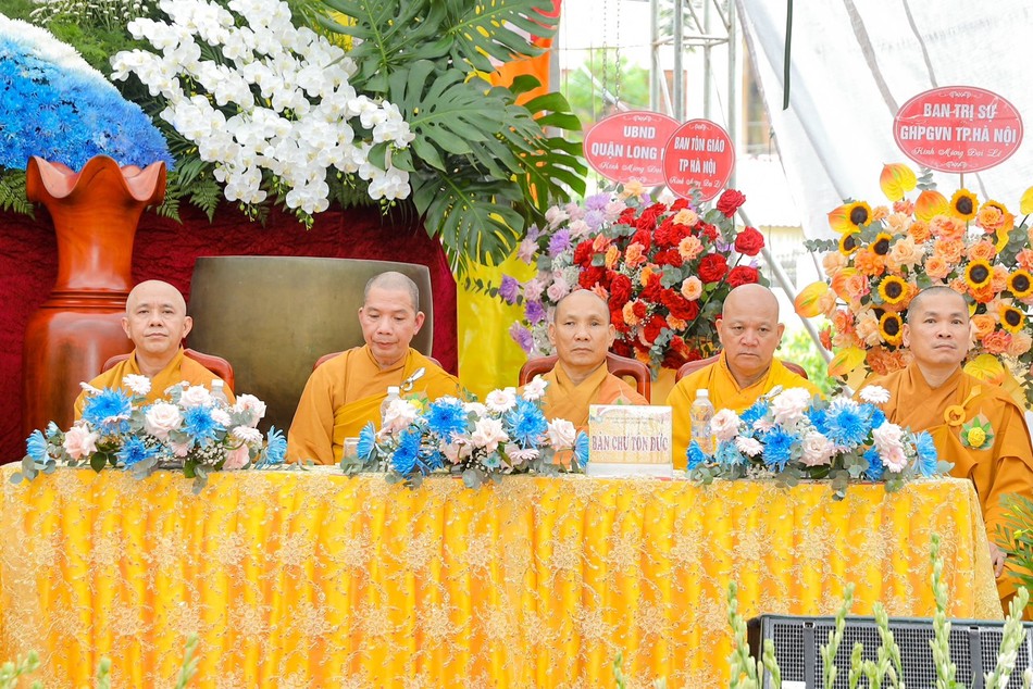 Chư tôn đức chứng minh