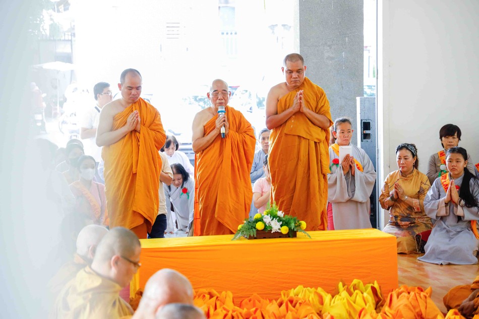 Hòa thượng Thích Minh Lộc phát biểu cảm tạ Hòa thượng Thích Minh Lộc phát biểu cảm tạ