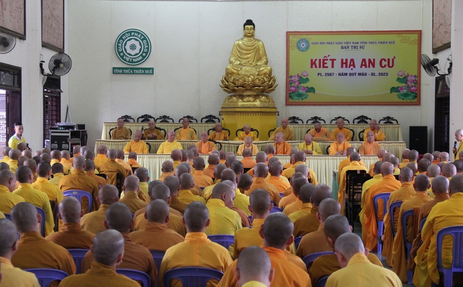 Họp Tăng trước lễ Tự tứ Họp Tăng trước lễ Tự tứ
