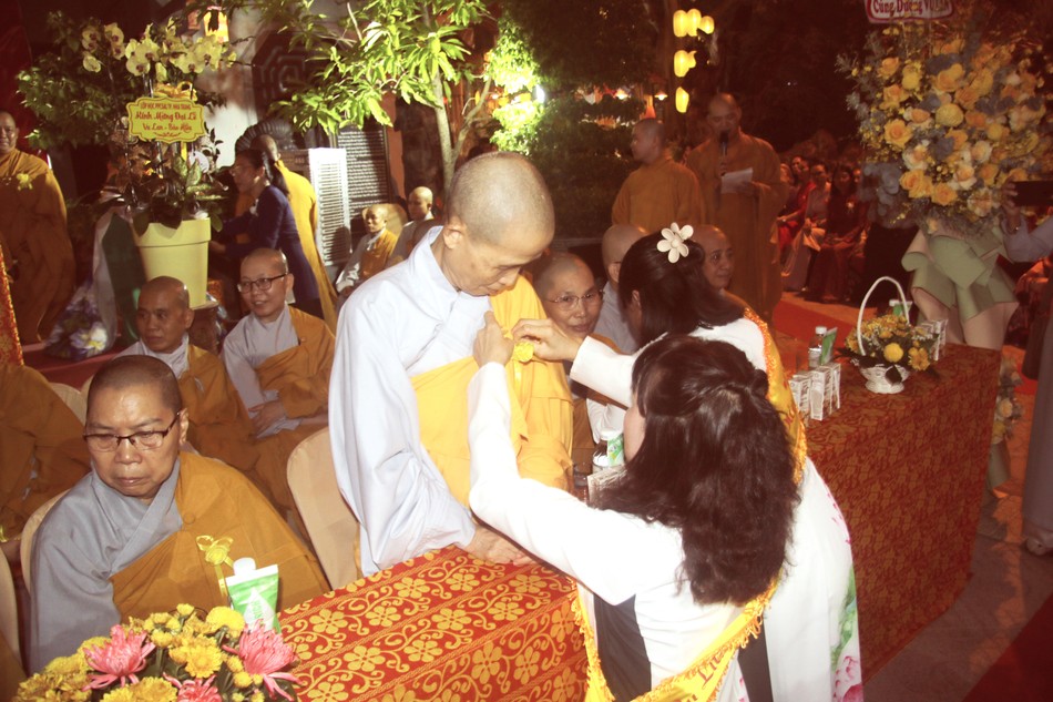 Nghi thức cài hoa hồng