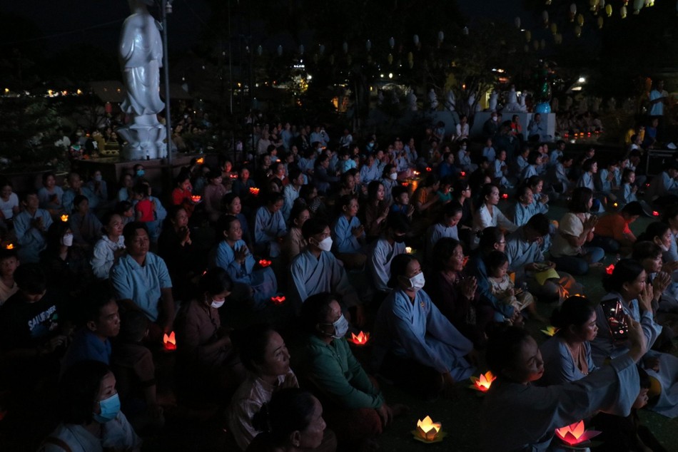 Đông đảo Phật tử về chùa Thanh Lương dự lễ Đông đảo Phật tử về chùa Thanh Lương dự lễ