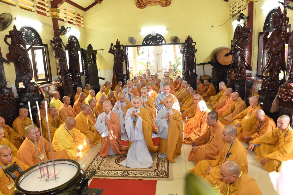 Đại diện chư hành giả Ni cầu giáo giới thọ pháp Tự tứ Đại diện chư hành giả Ni cầu giáo giới thọ pháp Tự tứ