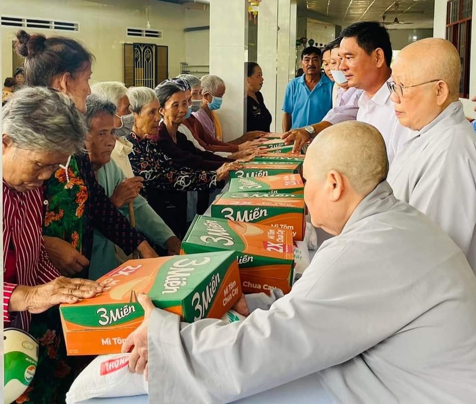 Chia sẻ yêu thương nhân mùa Vu lan - Báo hiếu Chia sẻ yêu thương nhân mùa Vu lan - Báo hiếu