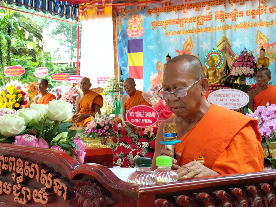 Hòa thượng Thạch Sok Xane phát biểu chào mừng
