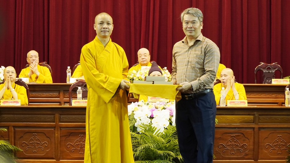 Tiến sĩ Phạm Quỳnh cúng dường bộ Đại Tạng kinh Càn Long Tiến sĩ Phạm Quỳnh cúng dường bộ Đại Tạng kinh Càn Long