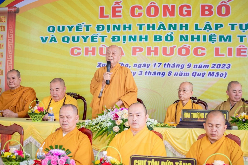 Hòa thượng Thích Hải Mẫn ban huấn từ Hòa thượng Thích Hải Mẫn ban huấn từ