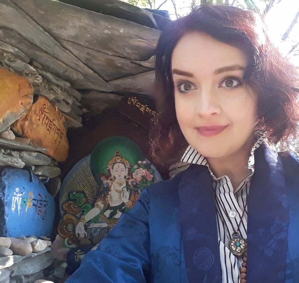 Adele Tomlin, một học giả, tác giả, nhà sáng lập Dakini Translation and Publications, đồng thời là một hành giả Kim Cang Adele Tomlin, một học giả, tác giả, nhà sáng lập Dakini Translation and Publications, đồng thời là một hành giả Kim Cang