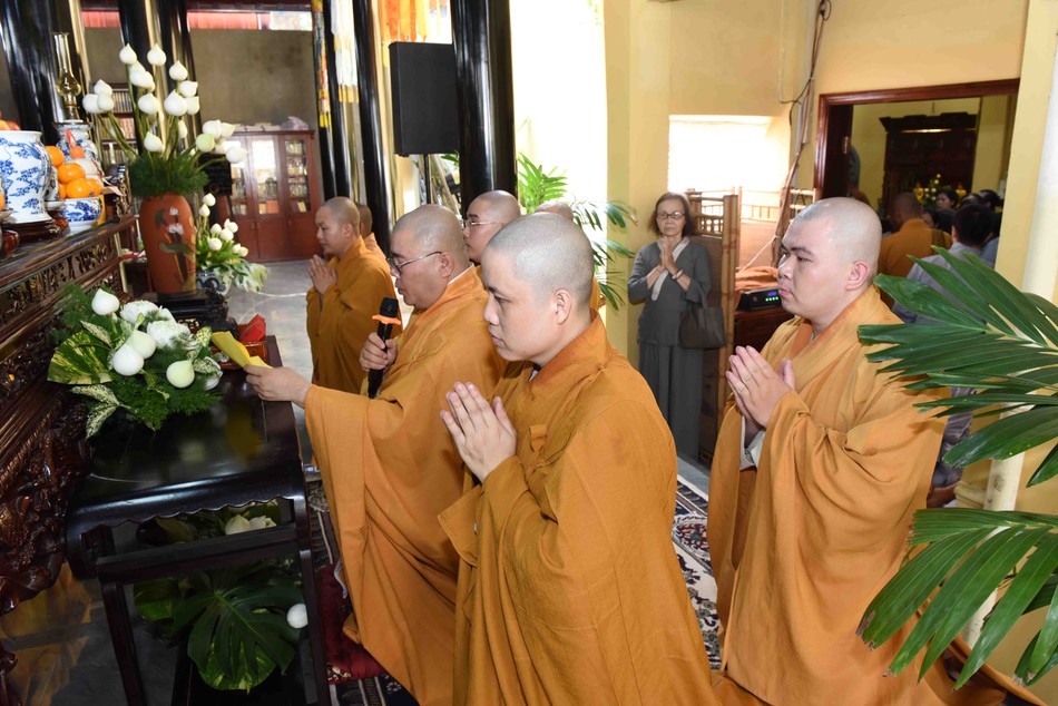 Đại đức Thích Bửu Đăng tác bạch cúng dường trai Tăng Đại đức Thích Bửu Đăng tác bạch cúng dường trai Tăng