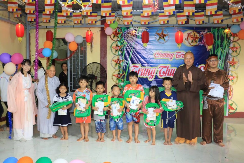 Chương trình Trung thu cho em tại chùa Thiên Phước Chương trình Trung thu cho em tại chùa Thiên Phước