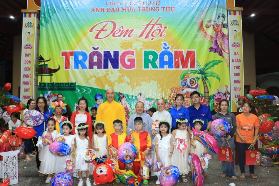 Đêm hội Trăng rằm tại chùa Khánh Linh Đêm hội Trăng rằm tại chùa Khánh Linh