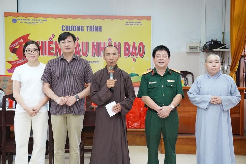 Thượng tọa Thích Phước Lượng phát biểu Thượng tọa Thích Phước Lượng phát biểu