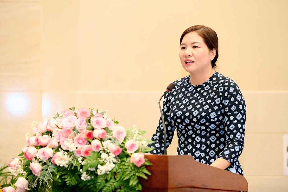 Bà Nguyễn Thị Ngọc Linh phát biểu khai mạc Bà Nguyễn Thị Ngọc Linh phát biểu khai mạc