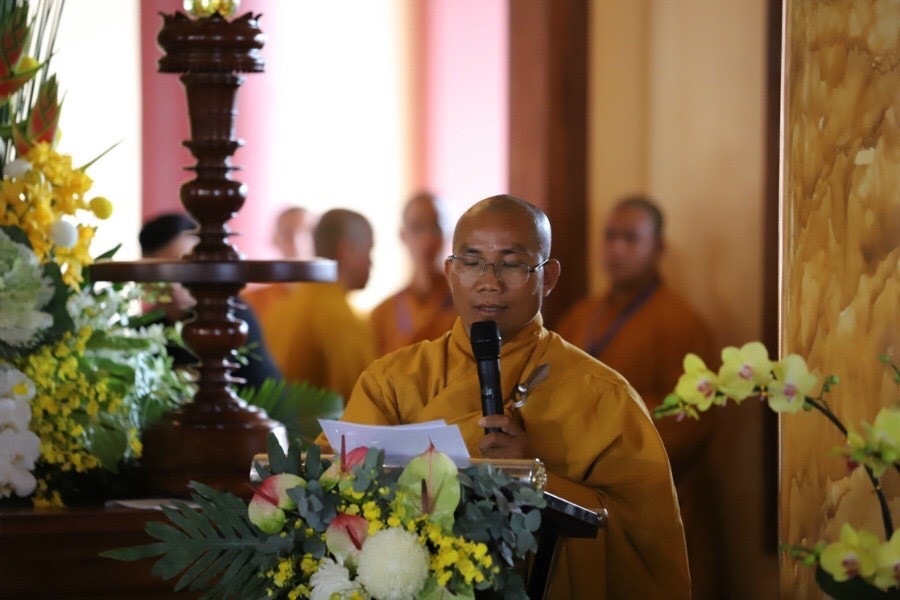 Đại đức Thích Đạt Ma Quang Hải đọc diễn văn khai mạc Đại đức Thích Đạt Ma Quang Hải đọc diễn văn khai mạc