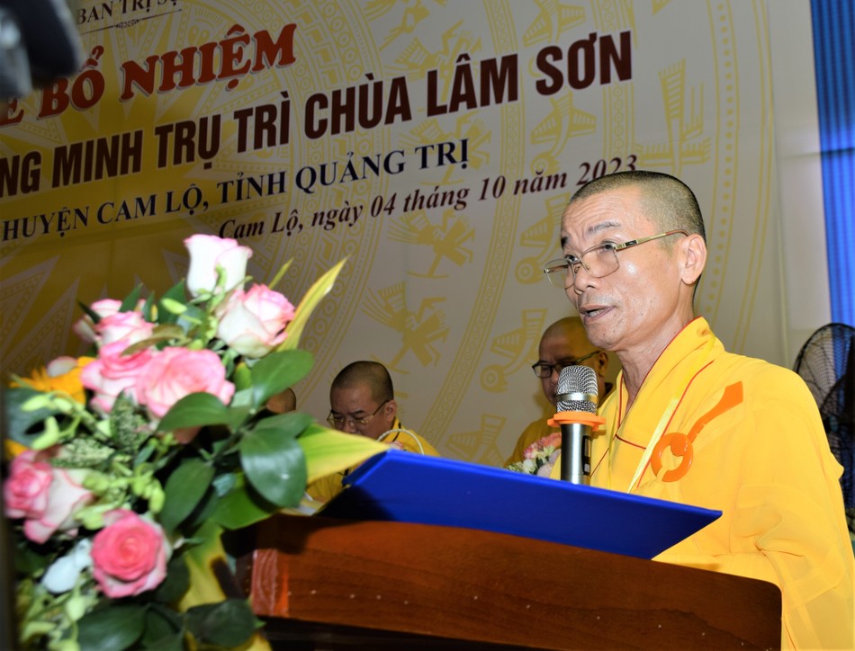 Thượng tọa Thích Minh Nhơn, Trưởng ban Trị sự GHPGVN H.Cam Lộ phát biểu khai mạc Thượng tọa Thích Minh Nhơn, Trưởng ban Trị sự GHPGVN H.Cam Lộ phát biểu khai mạc