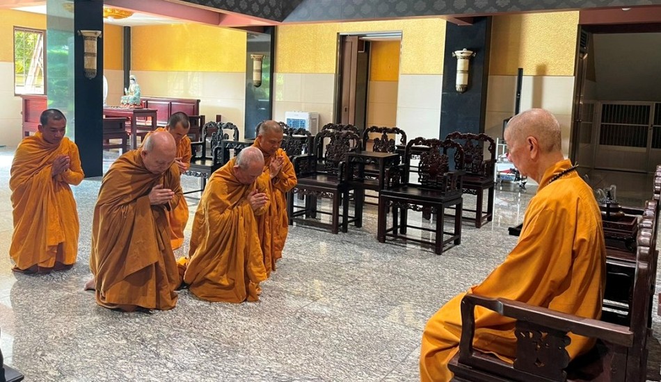 Đức Pháp chủ GHPGVN tán thán tinh thần của Tăng Ni hệ phái Khất sĩ đối với các bậc Thầy Tổ và chúc cho chương trình được thực hiện một cách tốt đẹp