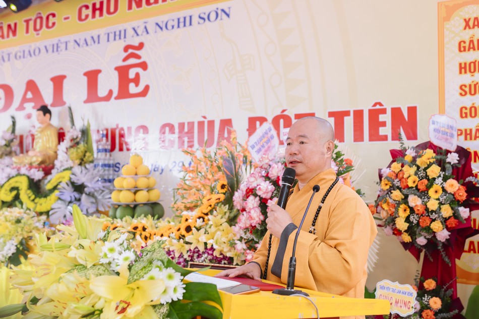 Thượng tọa Thích Tâm Hiền phát biểu Thượng tọa Thích Tâm Hiền phát biểu