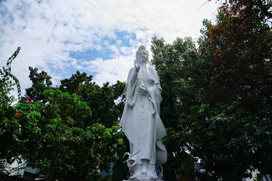 Tại chùa Văn Thánh (115/9 Ngô Tất Tố, P.22)