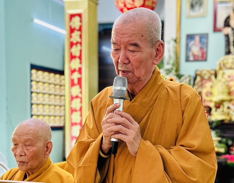 Trưởng lão Hòa thượng Thích Thiện Xuân ban đạo từ