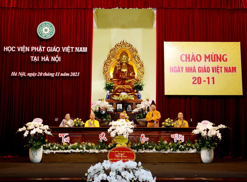 Chư vị Hội đồng Điều hành Học viện tham dự buổi lễ Chư vị Hội đồng Điều hành Học viện tham dự buổi lễ