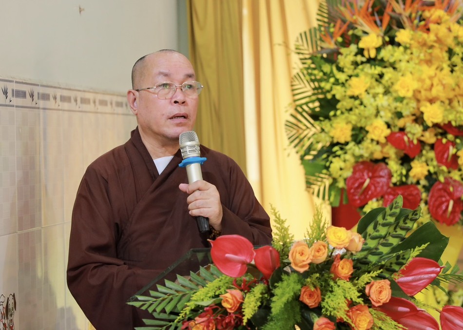 Thượng tọa Thích Đạt Đức phát biểu khai mạc Thượng tọa Thích Đạt Đức phát biểu khai mạc
